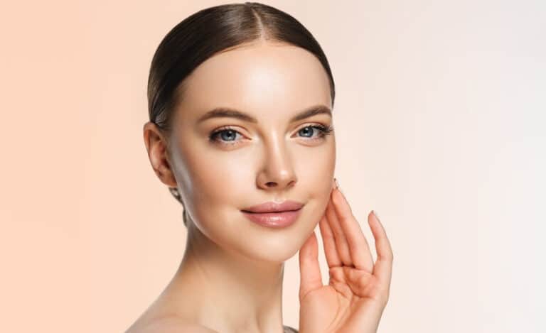 Zabiegi na twarz – które są najczęściej wykonywane w gabinetach.